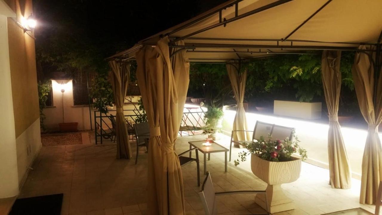 Garden House - Luxury Guest House - Overnight Stay Only Gasthuis